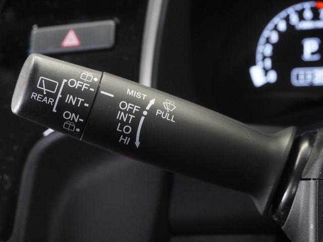 フィット １３Ｇ・Ｌホンダセンシング　１年保証　ＬＥＤヘッドライト　フォグライト　ＦＬパッケージ　オートライト　オートリトラミラー　ラゲッジルームランプ　シートバックポケット（助手席）　アームレスト付センターコンソールＢＯＸ　ドラレコ（35枚目）