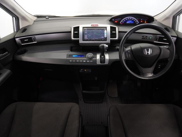 フリード Ｇジャストセレクション　１年保証　ワンセグ　Ｒカメラ　ディスチャージヘッドライト　オートライト　２列目外側アームレスト６人乗り　ジャストセレクション装備　ホンダスマートキーシステム　＋イモビライザー　ドライブレコーダーＥＴＣ（11枚目）