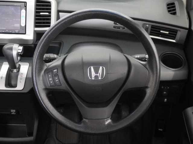 フリード Ｇジャストセレクション　１年保証　ワンセグ　Ｒカメラ　ディスチャージヘッドライト　オートライト　２列目外側アームレスト６人乗り　ジャストセレクション装備　ホンダスマートキーシステム　＋イモビライザー　ドライブレコーダーＥＴＣ（12枚目）