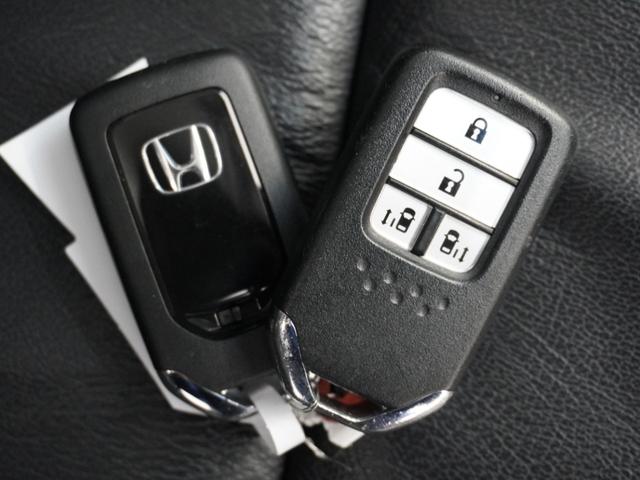 オデッセイ アブソルート・ＥＸホンダセンシング　１年保証マルチビューカメラシステム＋スマートパーキングアシスト　ブラインドスポットインフォメーション運転席８ウェイパワーシート本革シート１８ＡＷ運転席助手席シートヒーター＋助手席４ウェイパワーシート（21枚目）