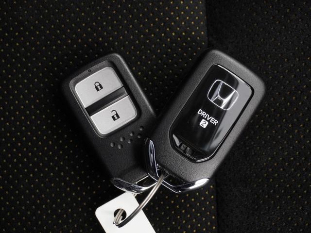 フィット e:HEVRS 2年保証 フルセグ Rカメラ LEDヘッドライト オートライト パドルシフト ドライブレコーダー Honda CONNECTディスプレイ+ETC2.0車載器 ホンダセンシング(18枚目)