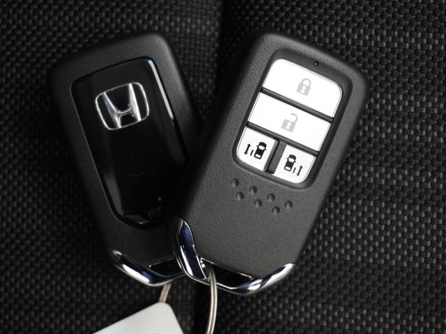フリード Ｇ・ホンダセンシング　１年保証　フルセグ　Ｒカメラ　ＬＥＤヘッドライト＋アクティブコーナリングライト　リア左右パワースライドドア　センターテーブル　ＣＳパッケージ　コンフォートビューＰＫ　オートライト　ドラレコ　７人乗り（18枚目）