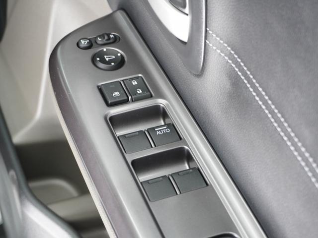 フリード Ｇ・ホンダセンシング　１年保証　フルセグ　Ｒカメラ　ＬＥＤヘッドライト＋アクティブコーナリングライト　リア左右パワースライドドア　センターテーブル　ＣＳパッケージ　コンフォートビューＰＫ　オートライト　ドラレコ　７人乗り（28枚目）