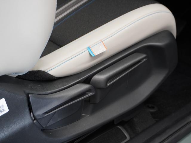 ヴェゼル ｅ：ＨＥＶＺ・ＰＬａＹパッケージ　２年保証　フルセグ　Ｒカメラ　ブラインドスポットインフォメーション　アダプティブドライビングビーム　後退出庫サポート　ハンズフリーアクセスパワーテールゲート　１８ＡＷ　運転席助手席シートヒーター（42枚目）