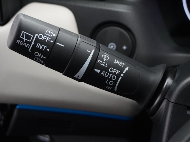 ヴェゼル ｅ：ＨＥＶＺ・ＰＬａＹパッケージ　２年保証　フルセグ　Ｒカメラ　ブラインドスポットインフォメーション　アダプティブドライビングビーム　後退出庫サポート　ハンズフリーアクセスパワーテールゲート　１８ＡＷ　運転席助手席シートヒーター（49枚目）