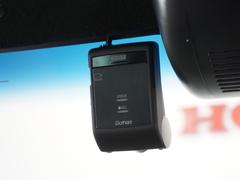 ◆ドライブレコーダー◆映像・音声などを記録する自動車用の装置です。　もしもの事故の際の記録はもちろん、旅行の際の思い出としてドライブの映像を楽しむことができます。 4