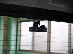 ���μ֤ˤϥꥢ�ˤ�ɥ饤�֥쥳���������������Ƥ���ޤ��������������ʤɤ�Ͽ���뼫ư���Ѥ����֤Ǥ������⤷��λ��Τκݤε�Ͽ�Ϥ������ι�Ԥκݤλפ��ФȤ��ƥɥ饤�֤α�����ڤ��ळ�Ȥ��Ǥ��ޤ��� 5