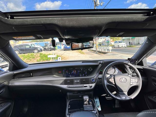 毎回座るフロントシート。運転席は必ず使用する部分ですので、座り心地が重要です！