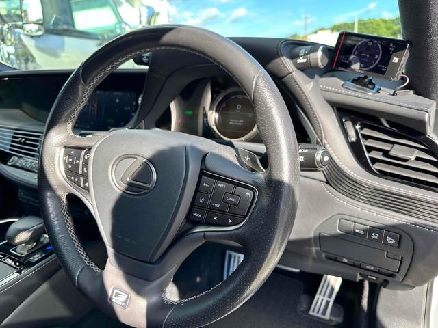 自ら操るハンドル！ドライバーの生命線です。お客様の目で実際にご確認ください。