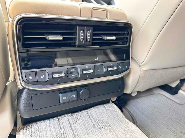 TOYOTA LAND CRUISER ZX | 2023 | BLACK M | 15000 km | details TOYOTA LAND CRUISER ZX | 2023 | BLACK M | 15000 km | details