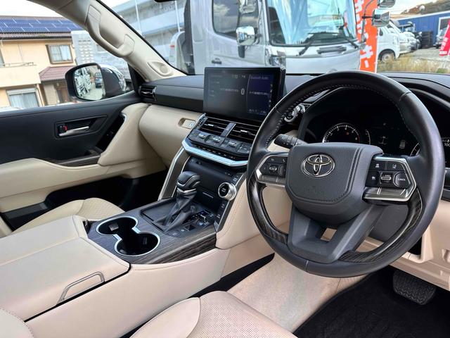 TOYOTA LAND CRUISER ZX | 2023 | BLACK M | 15000 km | details TOYOTA LAND CRUISER ZX | 2023 | BLACK M | 15000 km | details