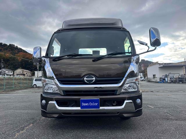 デュトロ 　積載車　キャリアカー　ハイグレード　積載２８５０ｋｇ　ユニック　ＮＥＯ　αプレミアム　フラットタイプ　リア油圧ゲート　アルコアアルミホイール　ラジコン　風防　フロントリップ　サスペンションシート（36枚目）