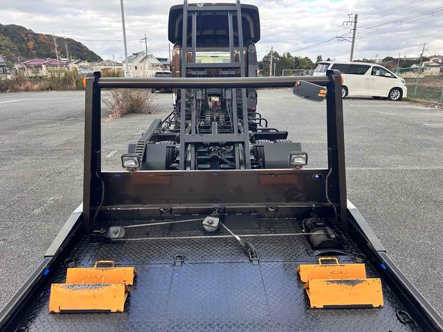 デュトロ 　積載車　キャリアカー　ハイグレード　積載２８５０ｋｇ　ユニック　ＮＥＯ　αプレミアム　フラットタイプ　リア油圧ゲート　アルコアアルミホイール　ラジコン　風防　フロントリップ　サスペンションシート（39枚目）