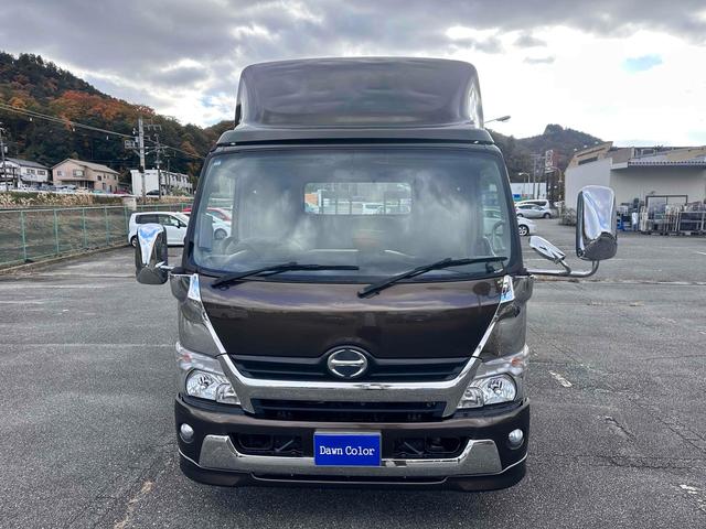 デュトロ 　積載車　キャリアカー　ハイグレード　積載２８５０ｋｇ　ユニック　ＮＥＯ　αプレミアム　フラットタイプ　リア油圧ゲート　アルコアアルミホイール　ラジコン　風防　フロントリップ　サスペンションシート（40枚目）