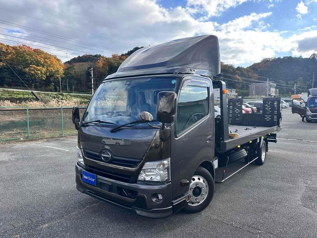 デュトロ 　積載車　キャリアカー　極東フラトップＺＥＲＯ　積載３０００ｋｇ　アルコアアルミホイール　風防　フロントリップ　全塗装　クロームメッキ塗装　ナビ　テレビ　ワンオーナー車　ラジコン（2枚目）