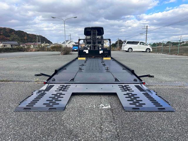 デュトロ 　積載車　キャリアカー　極東フラトップＺＥＲＯ　積載３０００ｋｇ　アルコアアルミホイール　風防　フロントリップ　全塗装　クロームメッキ塗装　ナビ　テレビ　ワンオーナー車　ラジコン（23枚目）