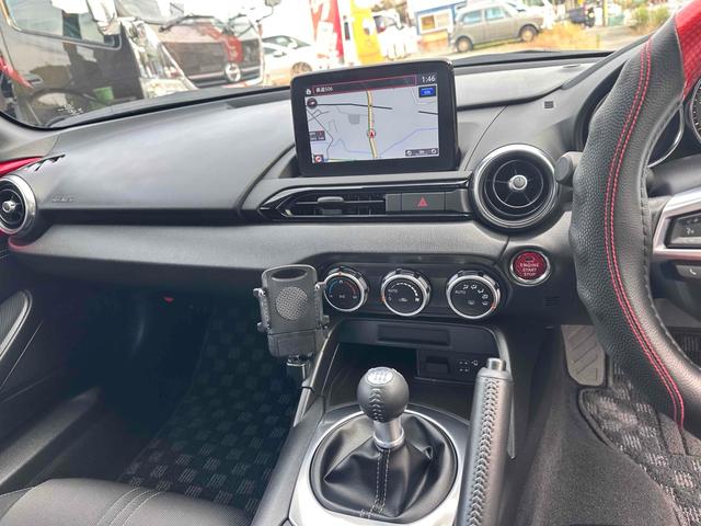 ロードスター Ｓスペシャルパッケージ　オープンカー　ドライブレコーダー　ＥＴＣ　クリアランスソナー　衝突被害軽減システム　ＬＥＤヘッドランプ　６ＭＴ　スマートキー　アルミホイール　フロントリップ　マフラーカッター　　ＡＢＳ　ＥＳＣ　ＵＳＢ（5枚目）