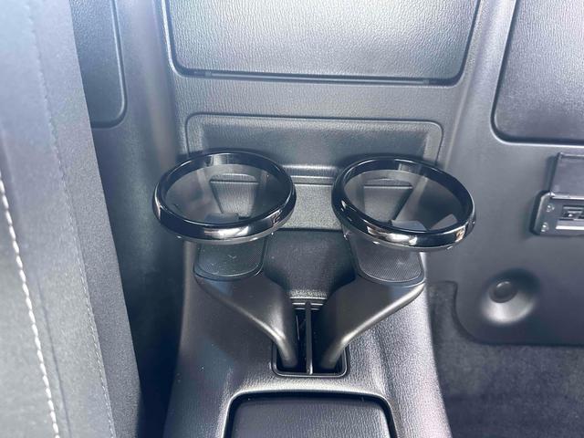 ロードスター Ｓスペシャルパッケージ　オープンカー　ドライブレコーダー　ＥＴＣ　クリアランスソナー　衝突被害軽減システム　ＬＥＤヘッドランプ　６ＭＴ　スマートキー　アルミホイール　フロントリップ　マフラーカッター　　ＡＢＳ　ＥＳＣ　ＵＳＢ（9枚目）