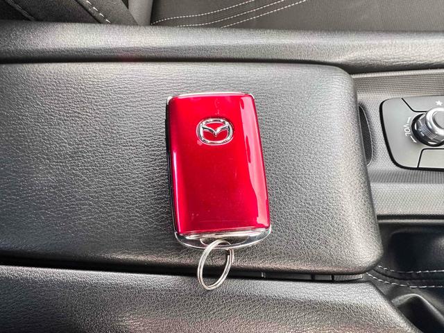 ロードスター Ｓスペシャルパッケージ　オープンカー　ドライブレコーダー　ＥＴＣ　クリアランスソナー　衝突被害軽減システム　ＬＥＤヘッドランプ　６ＭＴ　スマートキー　アルミホイール　フロントリップ　マフラーカッター　　ＡＢＳ　ＥＳＣ　ＵＳＢ（10枚目）