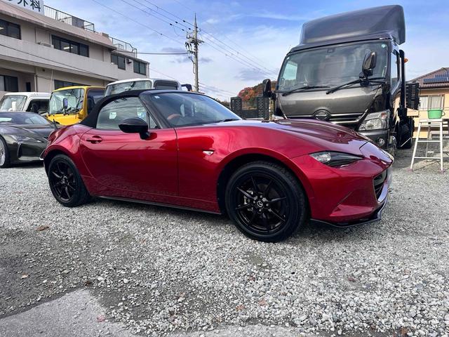 ロードスター Ｓスペシャルパッケージ　オープンカー　ドライブレコーダー　ＥＴＣ　クリアランスソナー　衝突被害軽減システム　ＬＥＤヘッドランプ　６ＭＴ　スマートキー　アルミホイール　フロントリップ　マフラーカッター　　ＡＢＳ　ＥＳＣ　ＵＳＢ（15枚目）