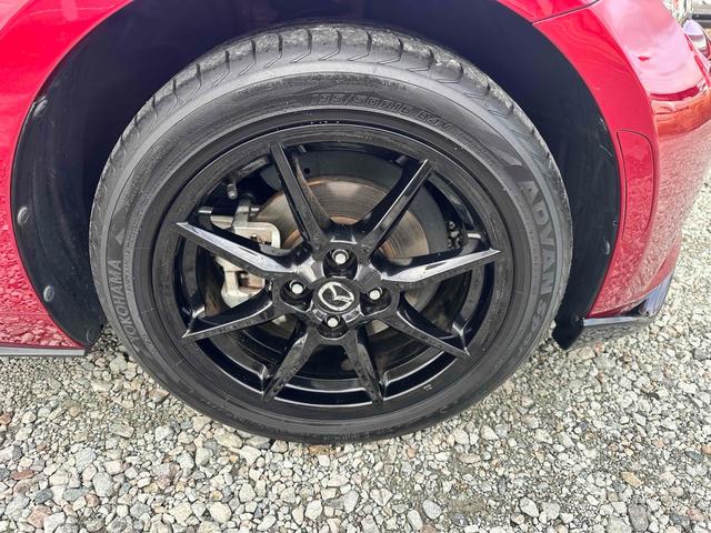 ロードスター Ｓスペシャルパッケージ　オープンカー　ドライブレコーダー　ＥＴＣ　クリアランスソナー　衝突被害軽減システム　ＬＥＤヘッドランプ　６ＭＴ　スマートキー　アルミホイール　フロントリップ　マフラーカッター　　ＡＢＳ　ＥＳＣ　ＵＳＢ（26枚目）