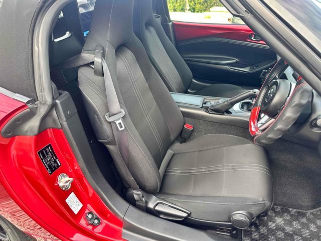 ロードスター Ｓスペシャルパッケージ　オープンカー　ドライブレコーダー　ＥＴＣ　クリアランスソナー　衝突被害軽減システム　ＬＥＤヘッドランプ　６ＭＴ　スマートキー　アルミホイール　フロントリップ　マフラーカッター　　ＡＢＳ　ＥＳＣ　ＵＳＢ（31枚目）