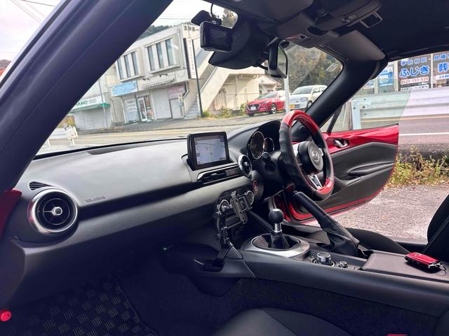 ロードスター Ｓスペシャルパッケージ　オープンカー　ドライブレコーダー　ＥＴＣ　クリアランスソナー　衝突被害軽減システム　ＬＥＤヘッドランプ　６ＭＴ　スマートキー　アルミホイール　フロントリップ　マフラーカッター　　ＡＢＳ　ＥＳＣ　ＵＳＢ（38枚目）