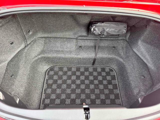 ロードスター Ｓスペシャルパッケージ　オープンカー　ドライブレコーダー　ＥＴＣ　クリアランスソナー　衝突被害軽減システム　ＬＥＤヘッドランプ　６ＭＴ　スマートキー　アルミホイール　フロントリップ　マフラーカッター　　ＡＢＳ　ＥＳＣ　ＵＳＢ（39枚目）