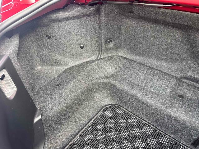 ロードスター Ｓスペシャルパッケージ　オープンカー　ドライブレコーダー　ＥＴＣ　クリアランスソナー　衝突被害軽減システム　ＬＥＤヘッドランプ　６ＭＴ　スマートキー　アルミホイール　フロントリップ　マフラーカッター　　ＡＢＳ　ＥＳＣ　ＵＳＢ（42枚目）