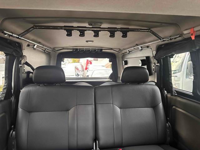 NV350キャラバンバン ロングライダープレミアムGXターボ 4WD ディーゼルターボ ETC2.0/パイオニア製ナビ/バックカメラ/カレディステアリングハンドル/社外ビルシュタインショックアブソーバー/リアベッドキッド車中泊仕様(17枚目)