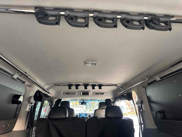 NV350キャラバンバン ロングライダープレミアムGXターボ 4WD ディーゼルターボ ETC2.0/パイオニア製ナビ/バックカメラ/カレディステアリングハンドル/社外ビルシュタインショックアブソーバー/リアベッドキッド車中泊仕様(32枚目)