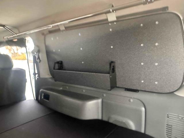 NV350キャラバンバン ロングライダープレミアムGXターボ 4WD ディーゼルターボ ETC2.0/パイオニア製ナビ/バックカメラ/カレディステアリングハンドル/社外ビルシュタインショックアブソーバー/リアベッドキッド車中泊仕様(35枚目)