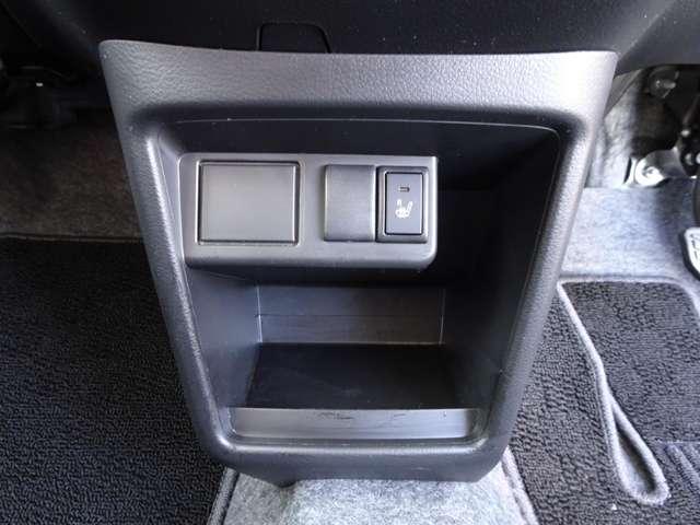 L ISTOP DVD再生可 パワーウィンドー ETC車載器 盗難防止機能 地デジTV 横滑防止装置 シートヒーター付き ナビTV PS オートエアコン 衝突安全ボディ エアB キーレス付き ABS付(18枚目)