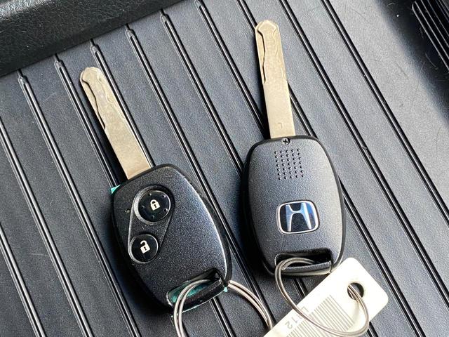 オデッセイ アブソルート　ＥＴＣ　バックカメラ　ナビ　オートクルーズコントロール　オートライト　ＨＩＤ　キーレスエントリー　電動格納ミラー　３列シート　ＡＴ　アルミホイール　ＣＤ　ＤＶＤ再生　ＵＳＢ　Ｂｌｕｅｔｏｏｔｈ（32枚目）