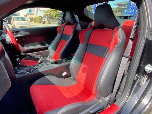 ８６ ＧＴリミテッド　ＥＴＣ　バックカメラ　ナビ　ＴＶ　ＡＴ　オートライト　ＨＩＤ　スマートキー　電動格納ミラー　シートヒーター　アルミホイール　盗難防止システム　衝突安全ボディ　ＡＢＳ　ＥＳＣ　ＣＤ　ＤＶＤ再生（40枚目）