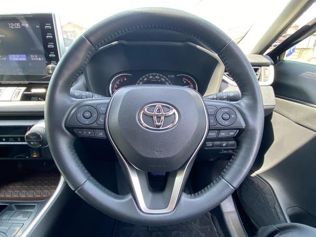 ＲＡＶ４ Ｇ　Ｚパッケージ　４ＷＤ　ＥＴＣ　全周囲カメラ　クリアランスソナー　オートクルーズコントロール　レーンアシスト　パワーシート　衝突被害軽減システム　オートマチックハイビーム　オートライト　ＬＥＤヘッドランプ（11枚目）