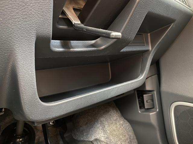 フレアカスタムスタイル ＸＳ　オートライト　ＨＩＤ　スマートキー　アイドリングストップ　電動格納ミラー　ベンチシート　ＣＶＴ　盗難防止システム　ＡＢＳ　ＣＤ　ＵＳＢ　Ｂｌｕｅｔｏｏｔｈ　衝突安全ボディ　エアコン　パワーステアリング（33枚目）