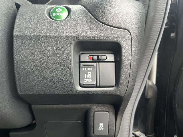 Ｎ－ＢＯＸカスタム Ｇ　スライドドア　ＨＩＤ　スマートキー　アイドリングストップ　ＣＶＴ　盗難防止システム　ＡＢＳ　ＥＳＣ　アルミホイール　エアコン　パワーステアリング　パワーウィンドウ（9枚目）