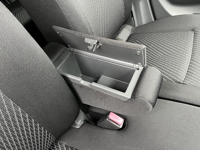 ワゴンＲスティングレー Ｔ　ＨＩＤ　ＣＶＴ　盗難防止システム　ＡＢＳ　アルミホイール　衝突安全ボディ　エアコン　パワーステアリング　パワーウィンドウ（11枚目）