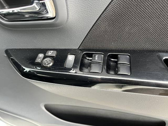 ワゴンＲスティングレー Ｔ　ＨＩＤ　ＣＶＴ　盗難防止システム　ＡＢＳ　アルミホイール　衝突安全ボディ　エアコン　パワーステアリング　パワーウィンドウ（12枚目）