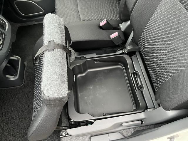 ワゴンＲスティングレー Ｔ　ＨＩＤ　ＣＶＴ　盗難防止システム　ＡＢＳ　アルミホイール　衝突安全ボディ　エアコン　パワーステアリング　パワーウィンドウ（18枚目）