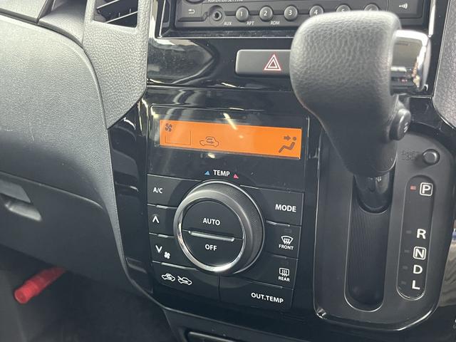 パレットＳＷ リミテッド　両側スライドドア　ＨＩＤ　ＣＶＴ　盗難防止システム　ＡＢＳ　アルミホイール　衝突安全ボディ　エアコン　パワーステアリング　パワーウィンドウ　運転席エアバッグ（6枚目）