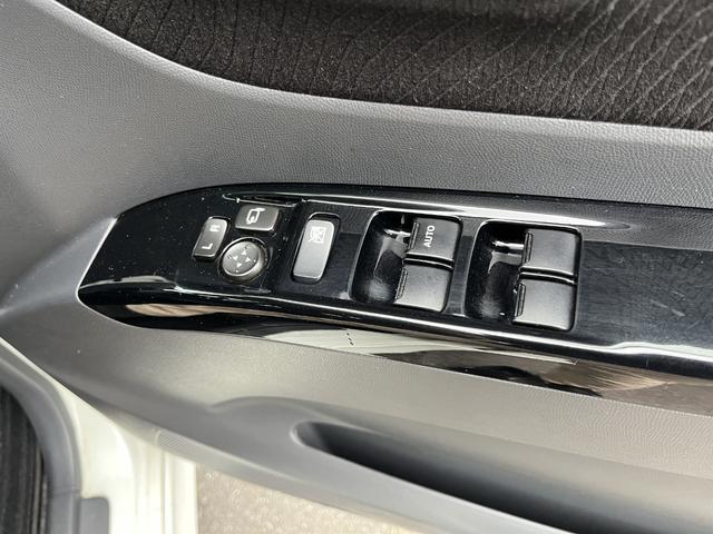 パレットＳＷ リミテッド　両側スライドドア　ＨＩＤ　ＣＶＴ　盗難防止システム　ＡＢＳ　アルミホイール　衝突安全ボディ　エアコン　パワーステアリング　パワーウィンドウ　運転席エアバッグ（8枚目）