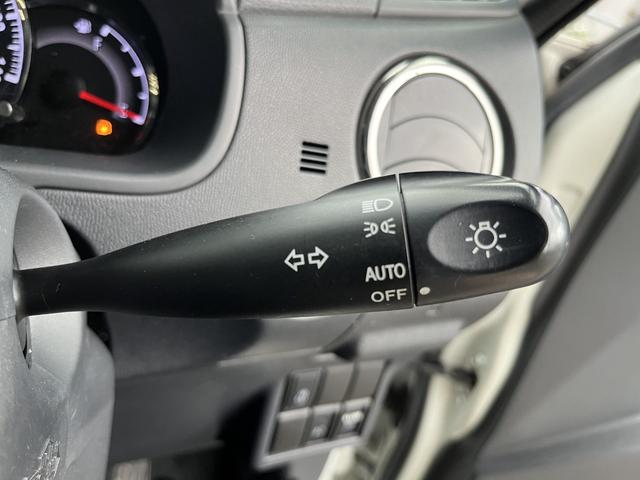 パレットＳＷ リミテッド　両側スライドドア　ＨＩＤ　ＣＶＴ　盗難防止システム　ＡＢＳ　アルミホイール　衝突安全ボディ　エアコン　パワーステアリング　パワーウィンドウ　運転席エアバッグ（16枚目）