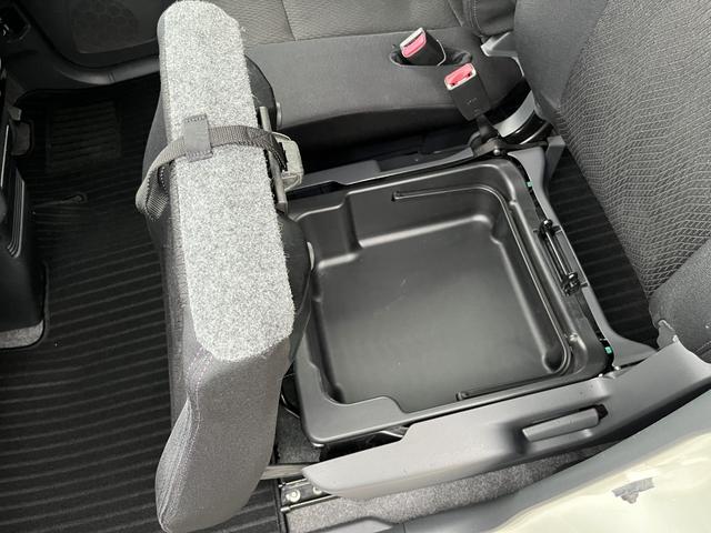 パレットＳＷ リミテッド　両側スライドドア　ＨＩＤ　ＣＶＴ　盗難防止システム　ＡＢＳ　アルミホイール　衝突安全ボディ　エアコン　パワーステアリング　パワーウィンドウ　運転席エアバッグ（17枚目）