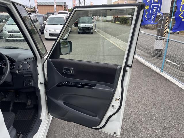パレットＳＷ リミテッド　両側スライドドア　ＨＩＤ　ＣＶＴ　盗難防止システム　ＡＢＳ　アルミホイール　衝突安全ボディ　エアコン　パワーステアリング　パワーウィンドウ　運転席エアバッグ（31枚目）