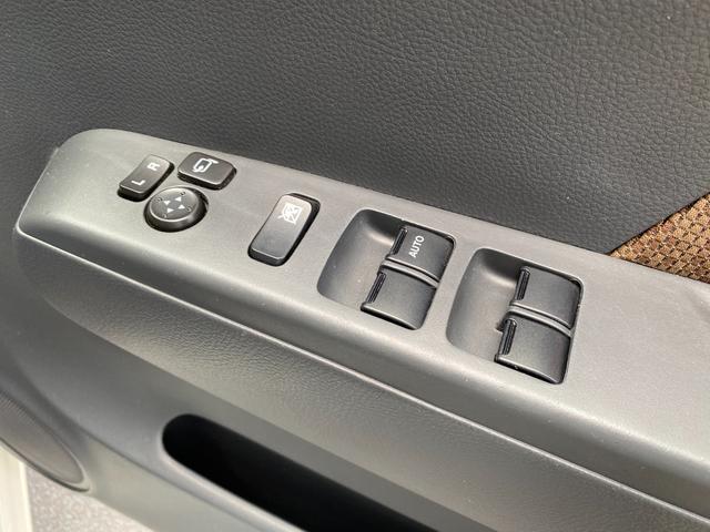 モコ Ｘ　ＣＶＴ　盗難防止システム　ＡＢＳ　衝突安全ボディ　エアコン　パワーステアリング　パワーウィンドウ（11枚目）