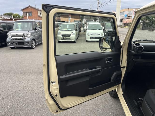 ジムニー ＸＣ　４ＷＤ　オートクルーズコントロール　衝突被害軽減システム　ＬＥＤヘッドランプ　スマートキー　アイドリングストップ　ＡＴ　盗難防止システム　ＡＢＳ　ＥＳＣ　アルミホイール　衝突安全ボディ　エアコン（32枚目）