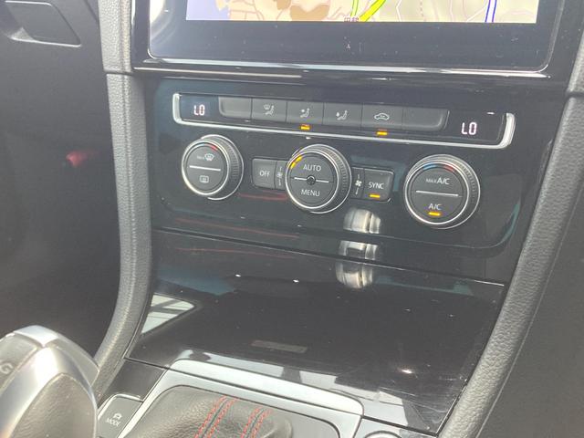 VOLKSWAGEN GOLF GTI PERFORMANCE