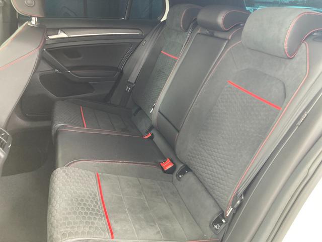 VOLKSWAGEN GOLF GTI PERFORMANCE